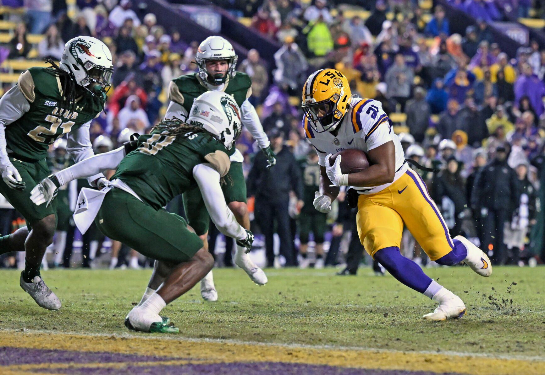 BR.lsuuab.112022 HS 290 copy.jpg